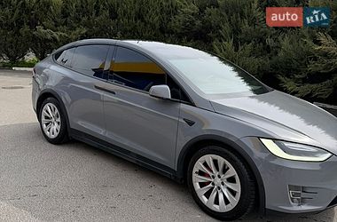 Tesla Model X  2019