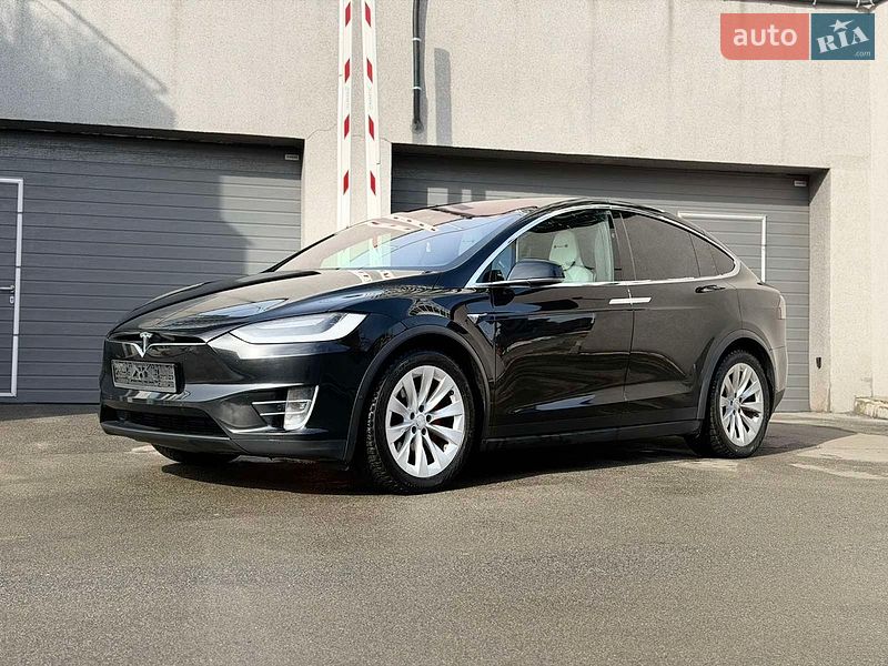 Позашляховик / Кросовер Tesla Model X 2018 в Києві