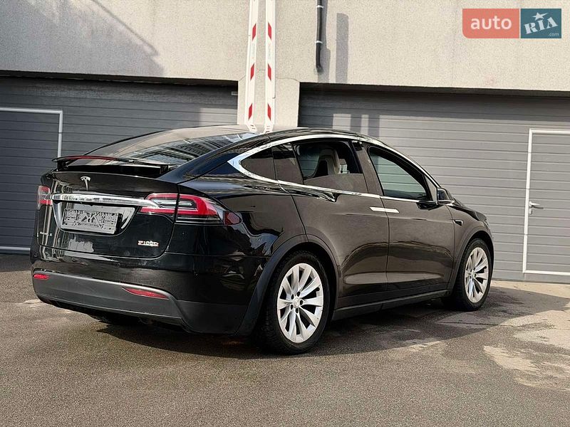 Позашляховик / Кросовер Tesla Model X 2018 в Києві