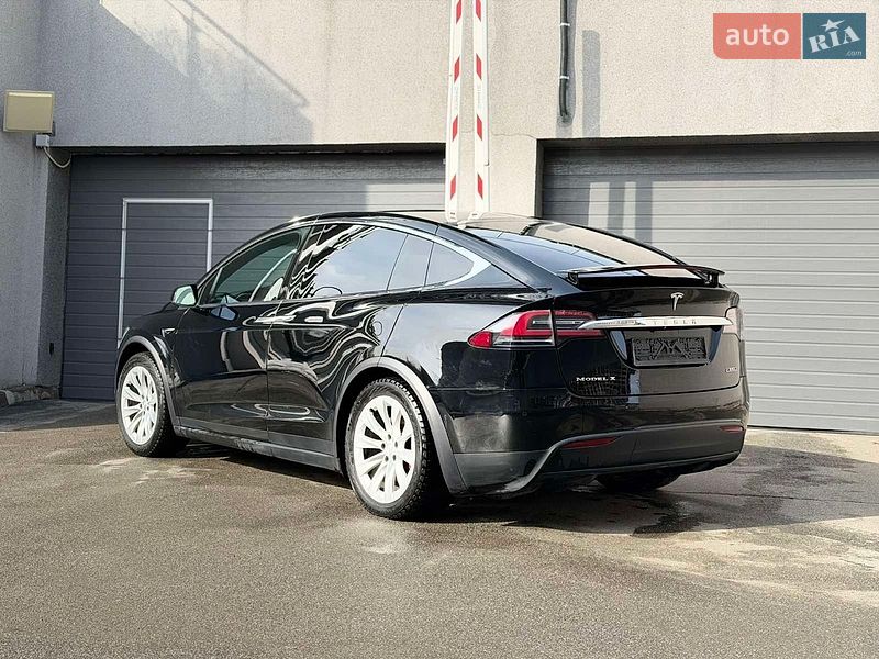 Позашляховик / Кросовер Tesla Model X 2018 в Києві