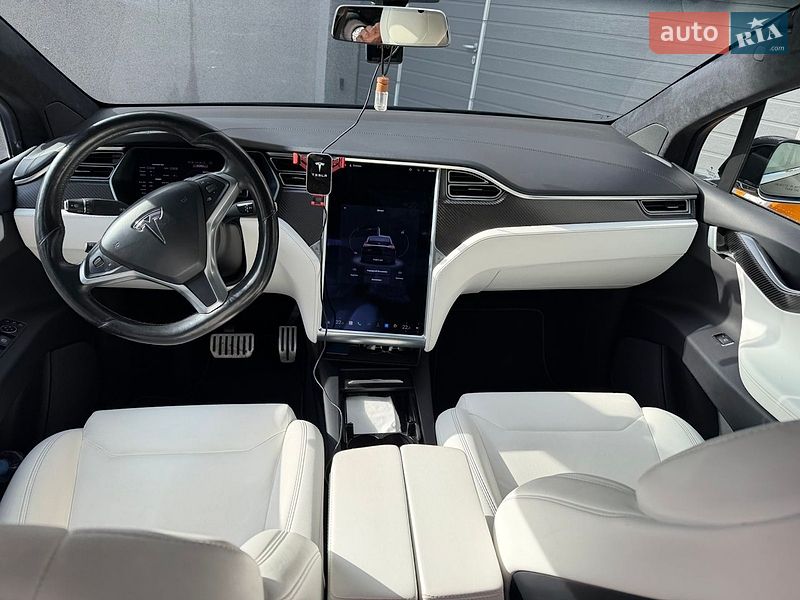 Позашляховик / Кросовер Tesla Model X 2018 в Києві