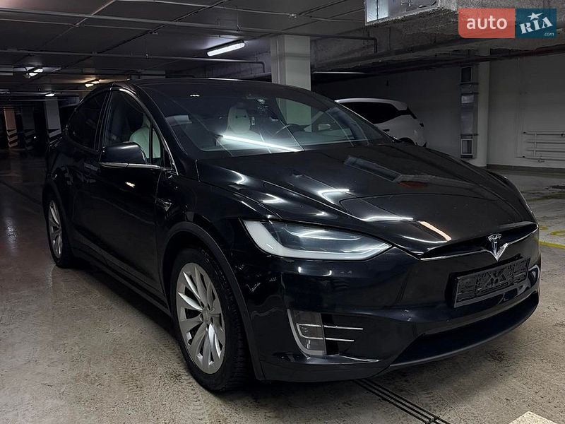 Позашляховик / Кросовер Tesla Model X 2018 в Києві