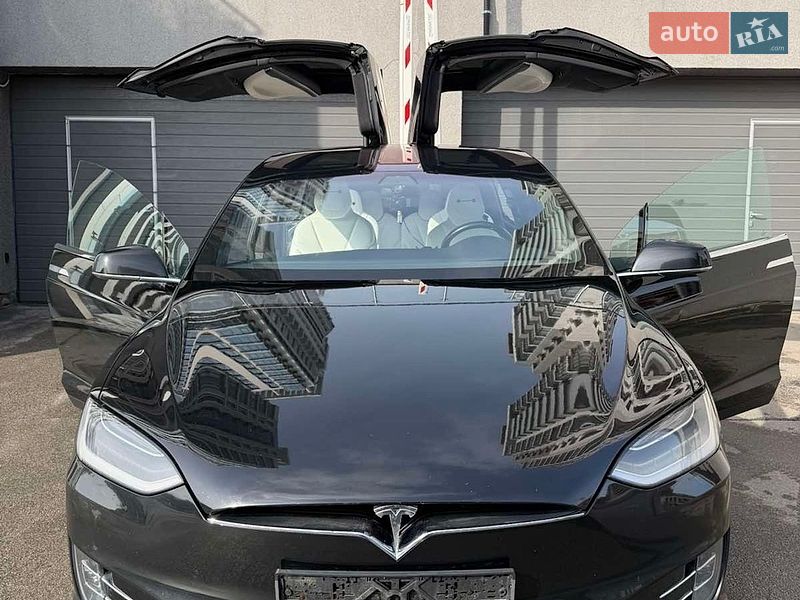 Позашляховик / Кросовер Tesla Model X 2018 в Києві