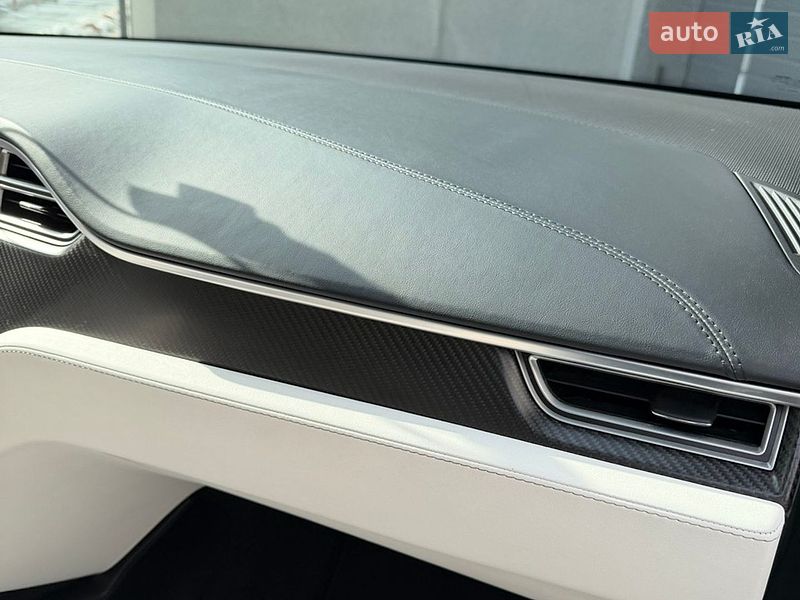 Позашляховик / Кросовер Tesla Model X 2018 в Києві