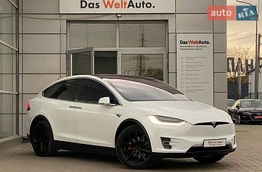 Tesla Model X 2018