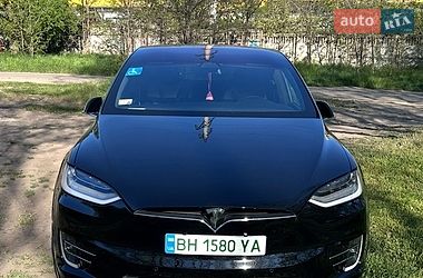 Tesla Model X 2020