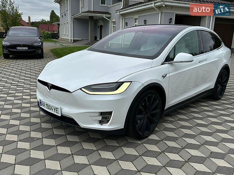Внедорожник / Кроссовер Tesla Model X 2019 в Киеве