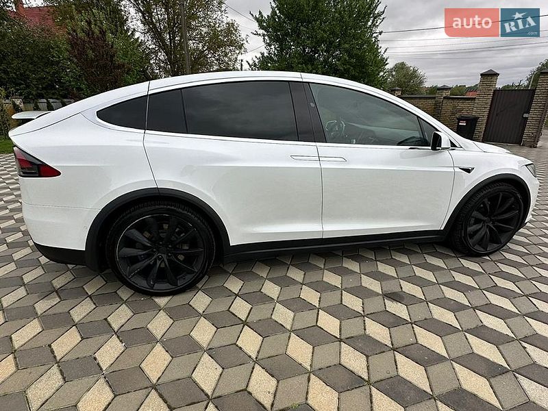 Внедорожник / Кроссовер Tesla Model X 2019 в Киеве