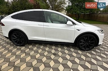 Внедорожник / Кроссовер Tesla Model X 2019 в Киеве