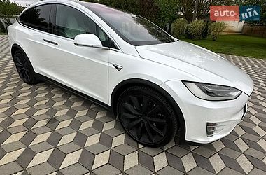 Внедорожник / Кроссовер Tesla Model X 2019 в Киеве