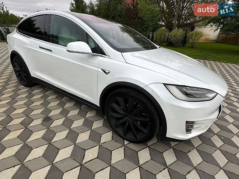 Внедорожник / Кроссовер Tesla Model X 2019 в Киеве