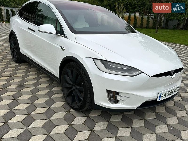 Внедорожник / Кроссовер Tesla Model X 2019 в Киеве