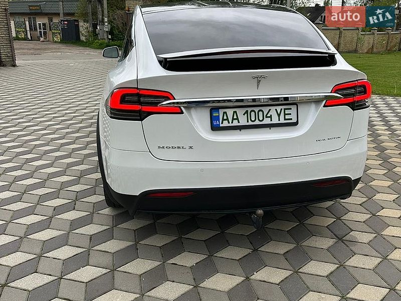 Внедорожник / Кроссовер Tesla Model X 2019 в Киеве