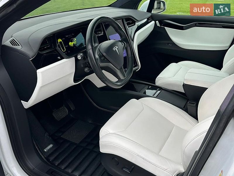 Внедорожник / Кроссовер Tesla Model X 2019 в Киеве