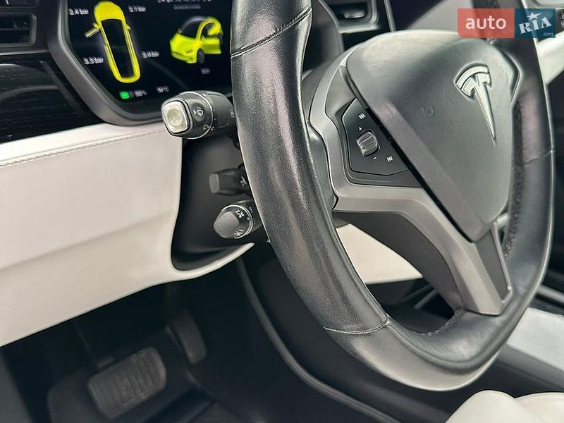 Внедорожник / Кроссовер Tesla Model X 2019 в Киеве