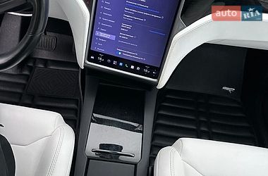 Внедорожник / Кроссовер Tesla Model X 2019 в Киеве