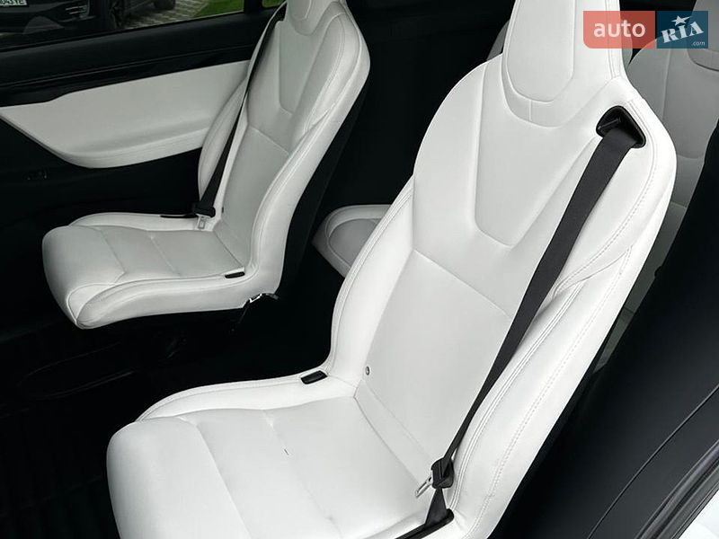 Внедорожник / Кроссовер Tesla Model X 2019 в Киеве