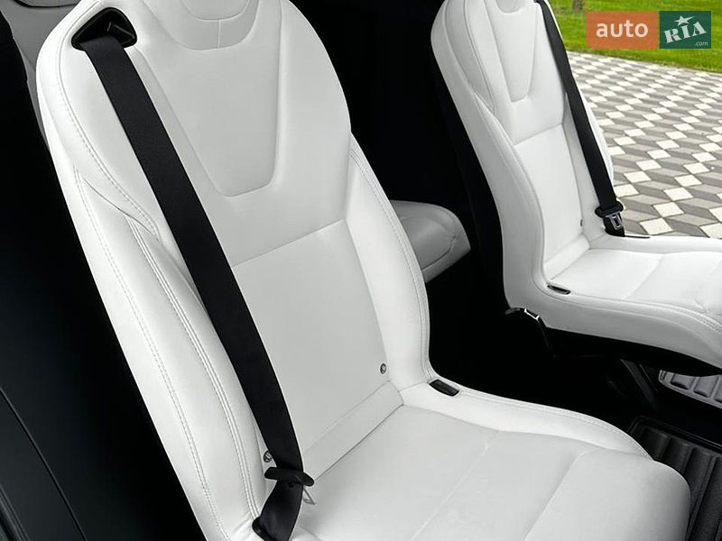 Внедорожник / Кроссовер Tesla Model X 2019 в Киеве