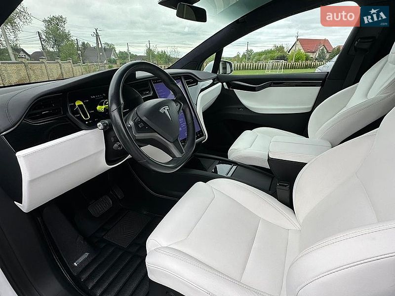 Внедорожник / Кроссовер Tesla Model X 2019 в Киеве