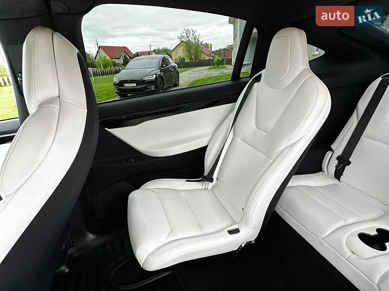 Внедорожник / Кроссовер Tesla Model X 2019 в Киеве
