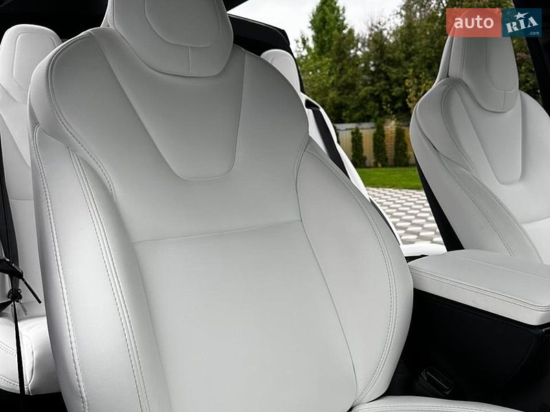 Внедорожник / Кроссовер Tesla Model X 2019 в Киеве