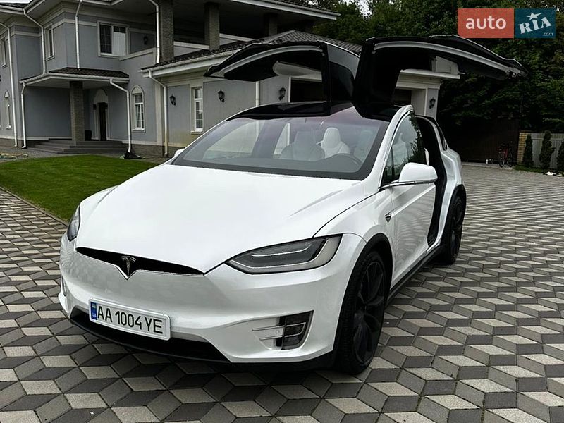 Внедорожник / Кроссовер Tesla Model X 2019 в Киеве