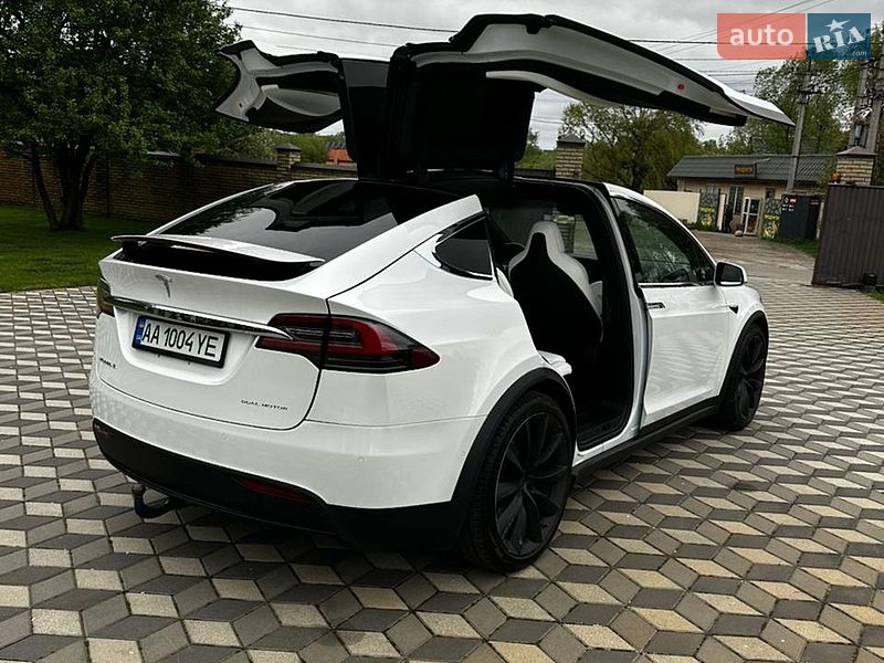 Внедорожник / Кроссовер Tesla Model X 2019 в Киеве