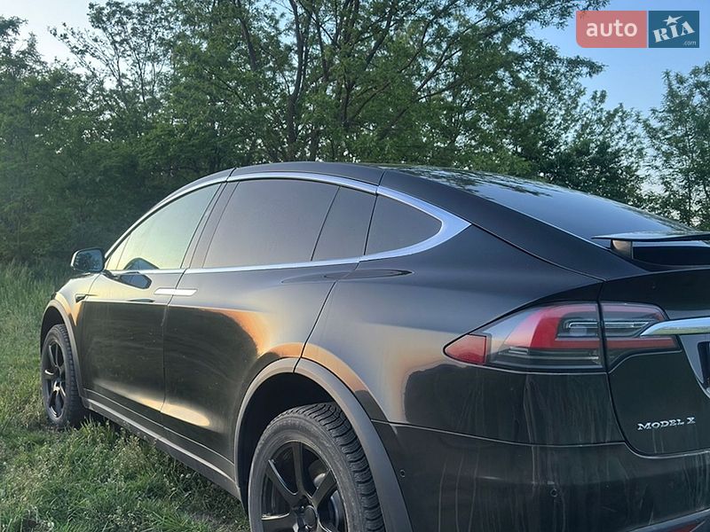 Внедорожник / Кроссовер Tesla Model X 2019 в Черновцах