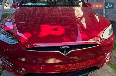 Tesla Model X  2020