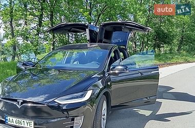 Tesla Model X  2019