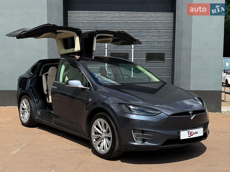 Внедорожник / Кроссовер Tesla Model X 2018 в Киеве