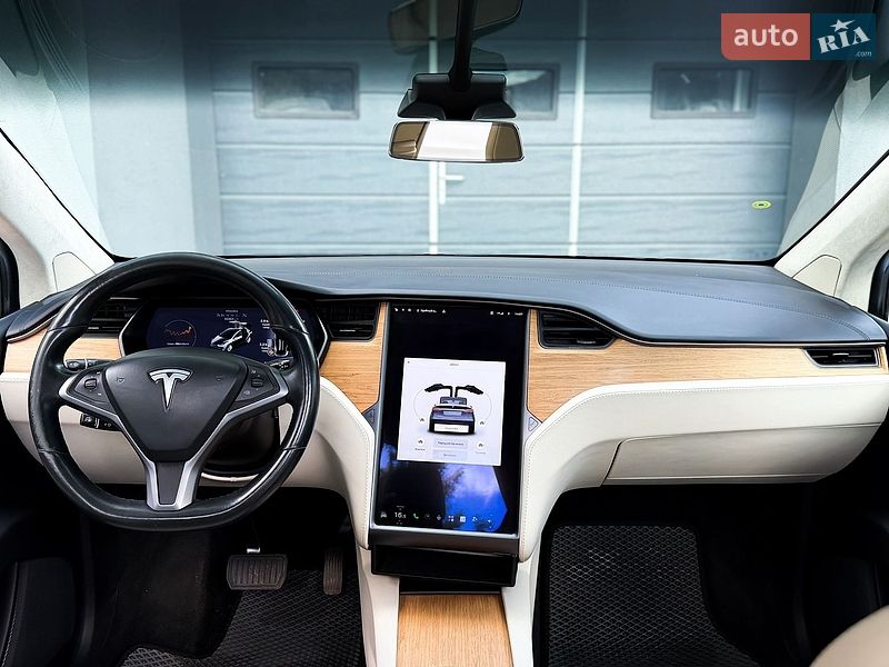 Внедорожник / Кроссовер Tesla Model X 2018 в Киеве