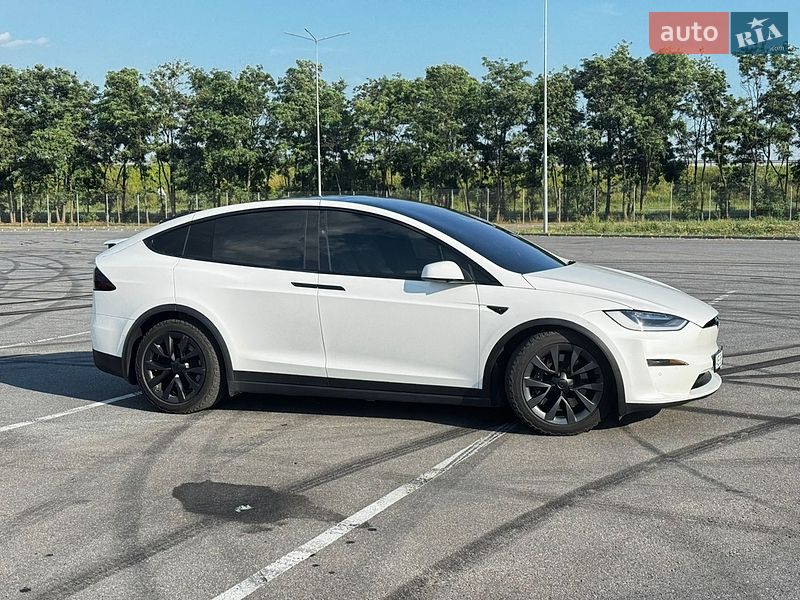 Tesla Model X 2022