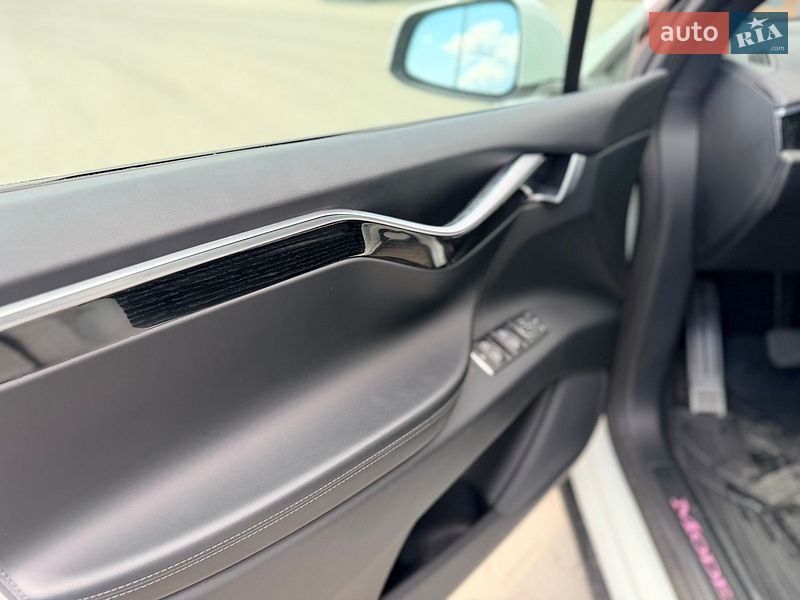 Внедорожник / Кроссовер Tesla Model X 2017 в Виннице