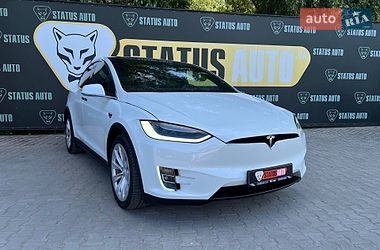 Tesla Model X  2020