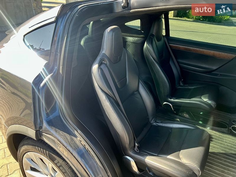 Внедорожник / Кроссовер Tesla Model X 2017 в Хмельницком