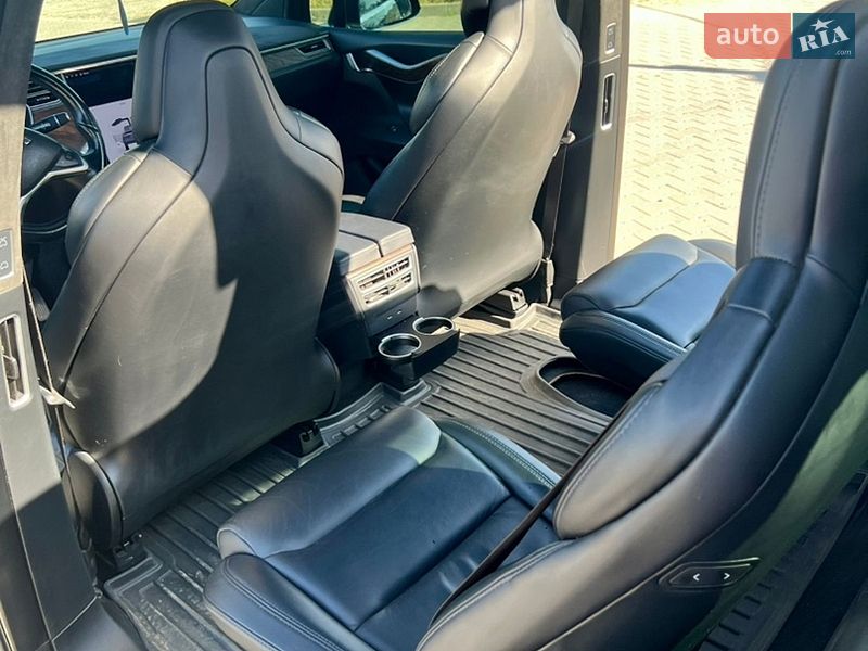 Внедорожник / Кроссовер Tesla Model X 2017 в Хмельницком