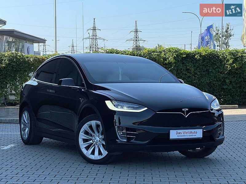 Tesla Model X 2020