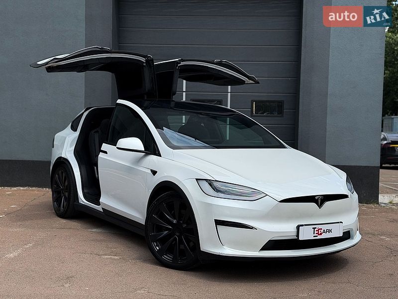 Tesla Model X 2023