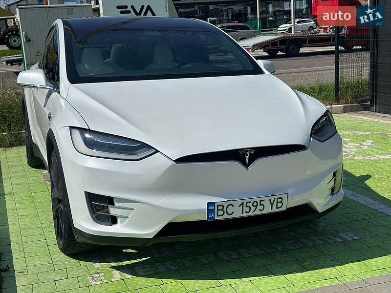 Tesla Model X 2016