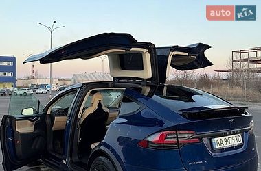Позашляховик / Кросовер Tesla Model X 2016 в Києві