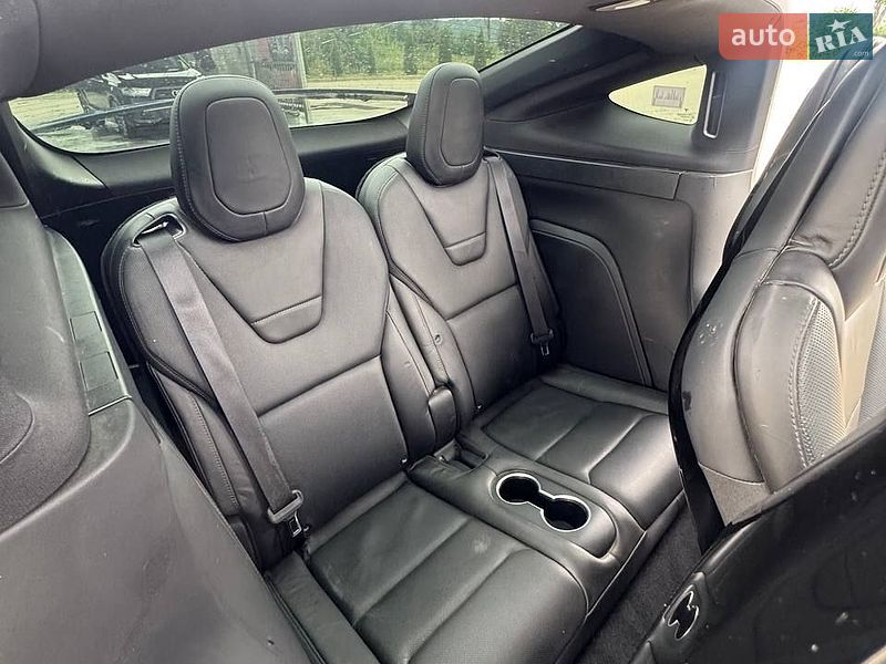Позашляховик / Кросовер Tesla Model X 2016 в Іршаві