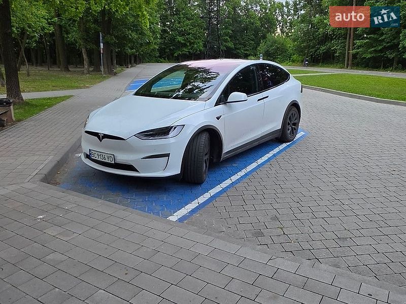Tesla Model X 2023