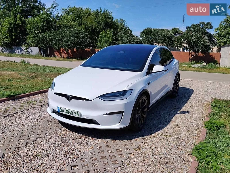 Tesla Model X 2022
