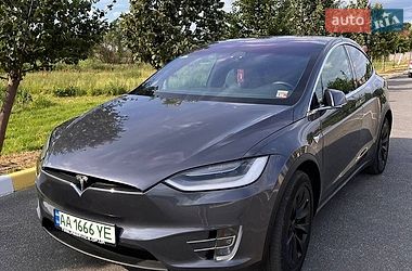Tesla Model X 2020