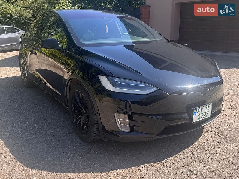 Позашляховик / Кросовер Tesla Model X 2019 в Івано-Франківську