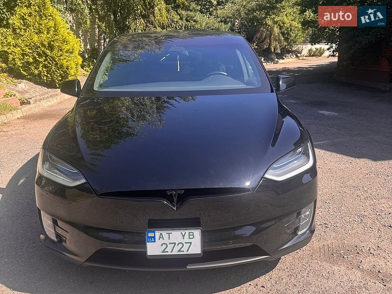 Позашляховик / Кросовер Tesla Model X 2019 в Івано-Франківську