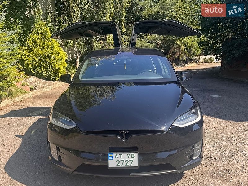 Позашляховик / Кросовер Tesla Model X 2019 в Івано-Франківську