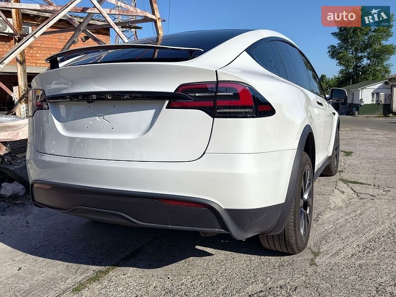 Позашляховик / Кросовер Tesla Model X 2023 в Вишгороді