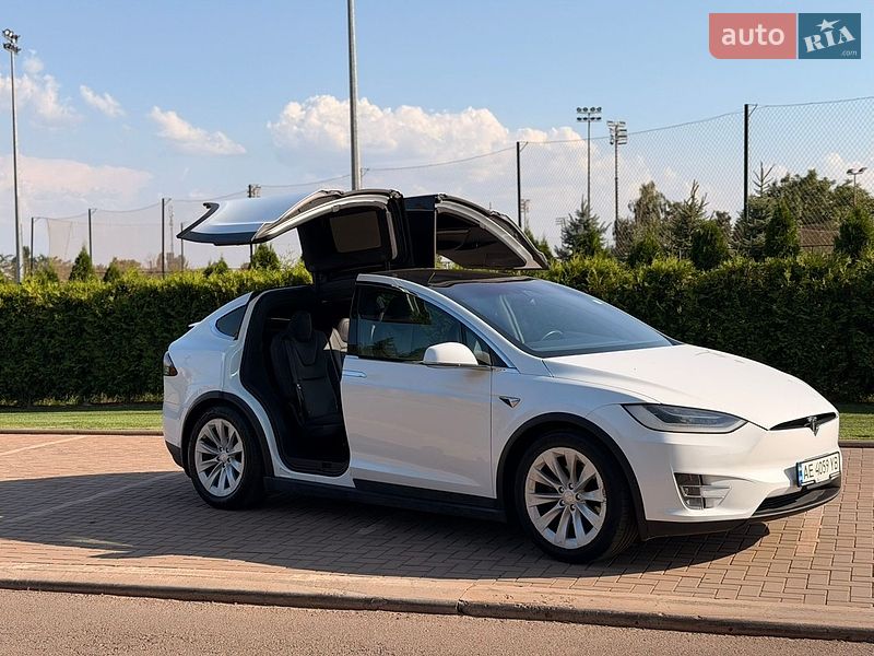 Внедорожник / Кроссовер Tesla Model X 2019 в Кривом Роге